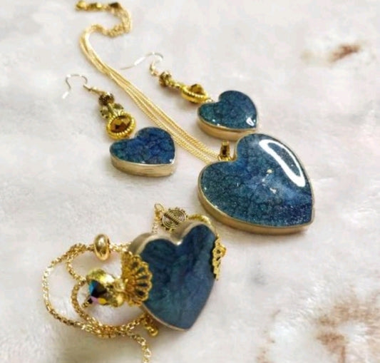 Crystal Bloom Resin's Necklace